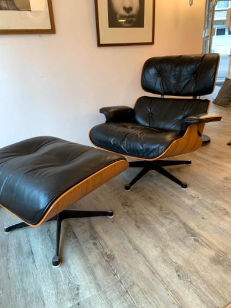 Eames lounge chair for Herman Miller end 60s rosewood and black leather in very good shape 