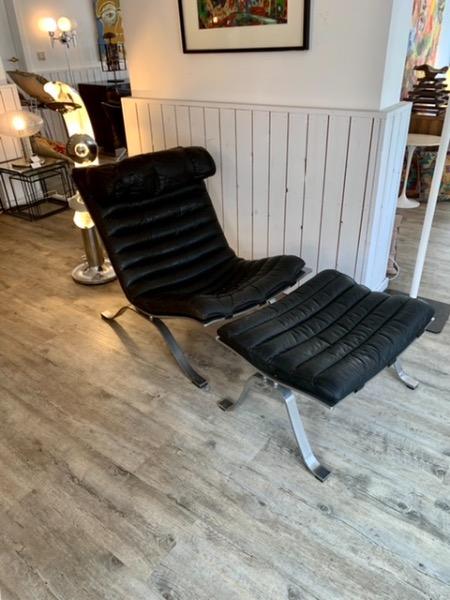 Ari Chairs + ottoman from Arne Norell from the 70s Black Buffalo leather in very good condition 