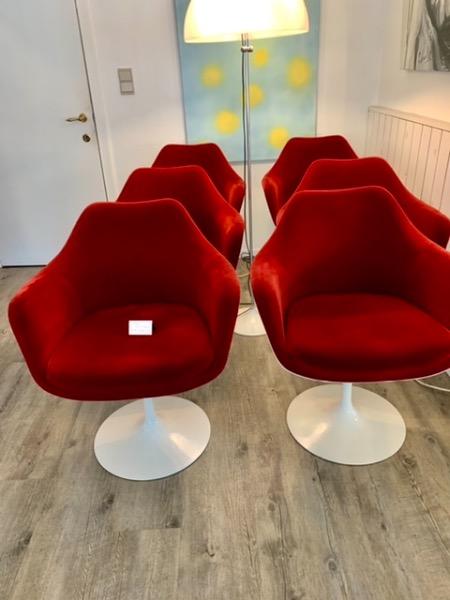 Set of 6 tulip armchairs from Eero Saarinen for Knoll with original fabrics. 