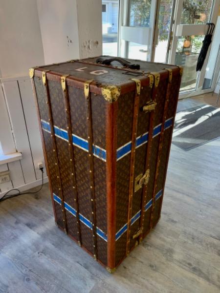  Ward robe steamer trunk from 20s Louis Vuitton 